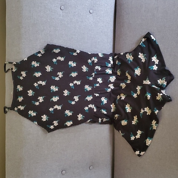 Hollister size small s 95% viscose 5% elastane romper - Picture 4 of 11